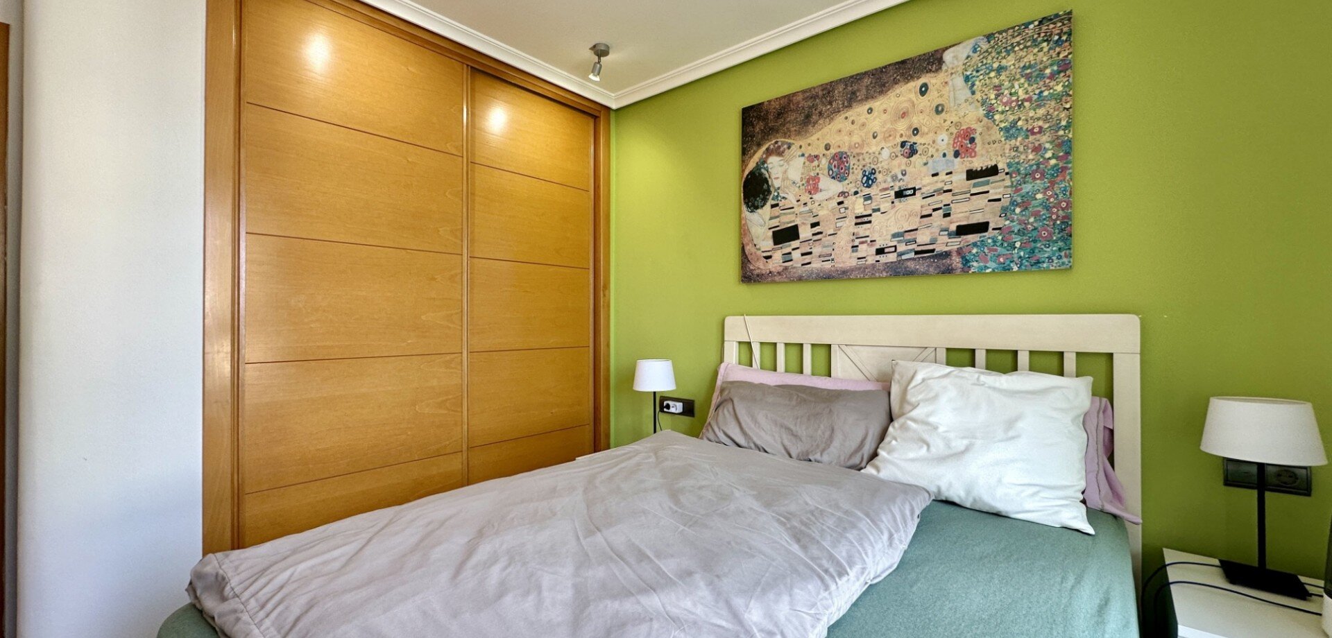 2-Bedroom Apartment in Guardamar del Segura - Image 16
