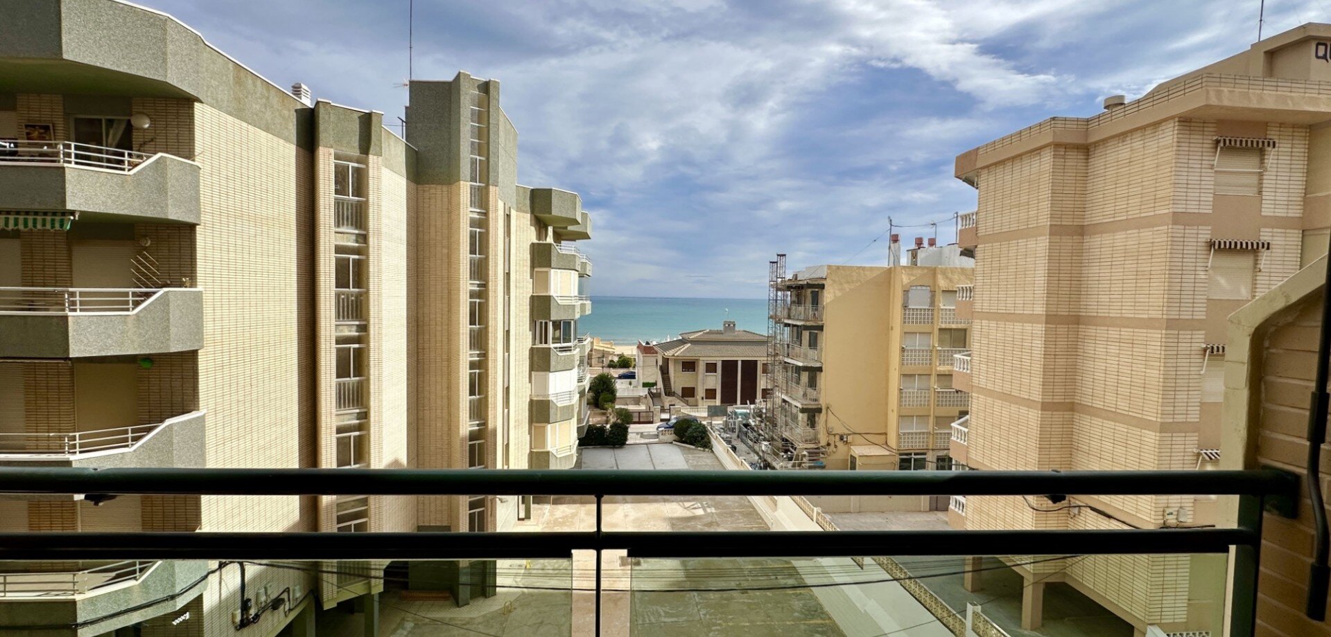 2-Bedroom Apartment in Guardamar del Segura - Image 8