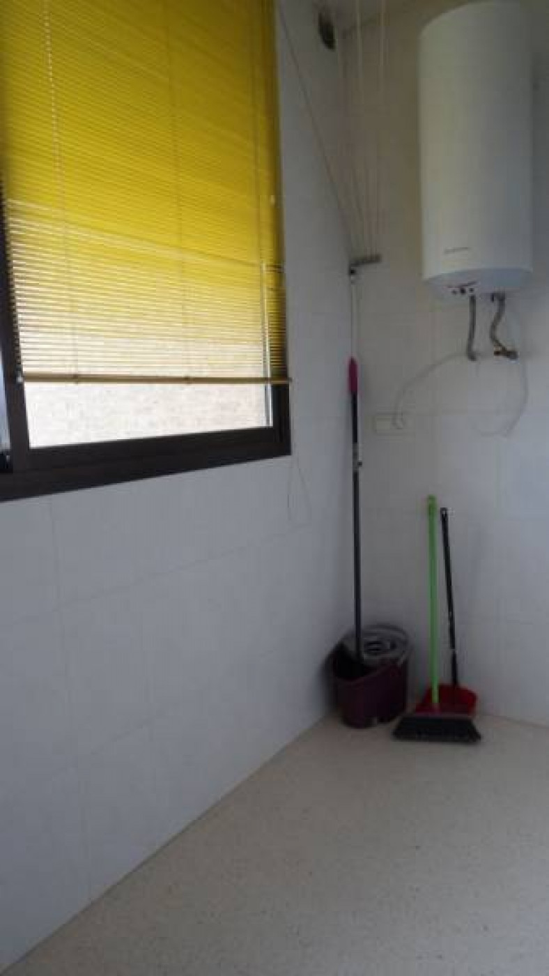 1-Bedroom Middle Floor Apartment in  Benidorm | Sunny Cas... - Image 9
