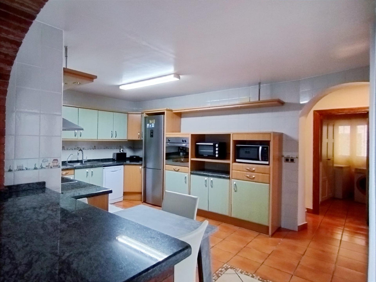 4-Bedroom Detached House in  L'Alfás del Pi | Sunny Casas... - Image 22