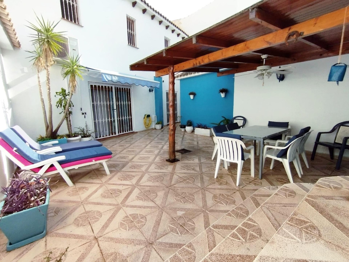 4-Bedroom Detached House in  L'Alfás del Pi | Sunny Casas... - Image 3