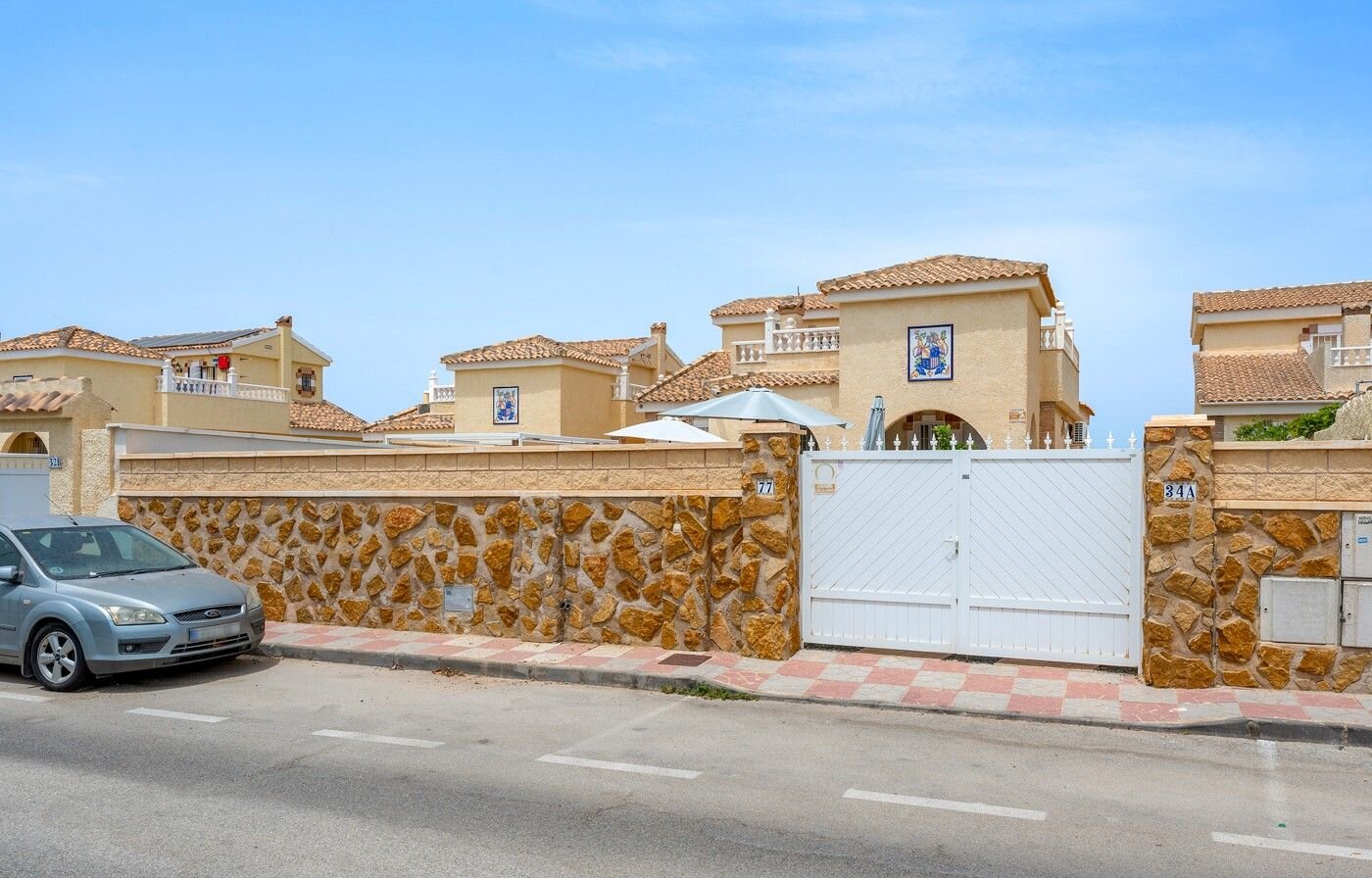 Villa met 3 Slaapkamers in Santa Pola - Image 2
