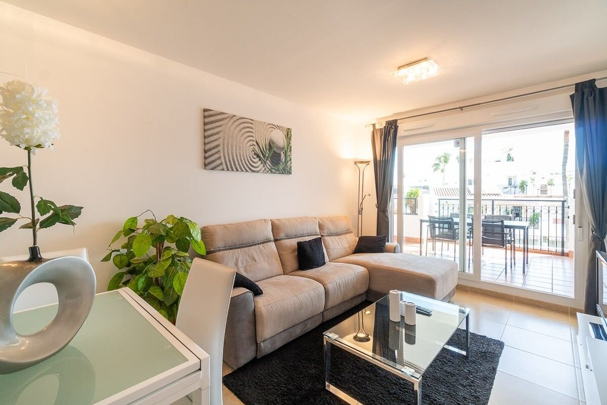 2-Bedroom Apartment in Villamartín-las Filipinas, Orihuela Costa - Image 10