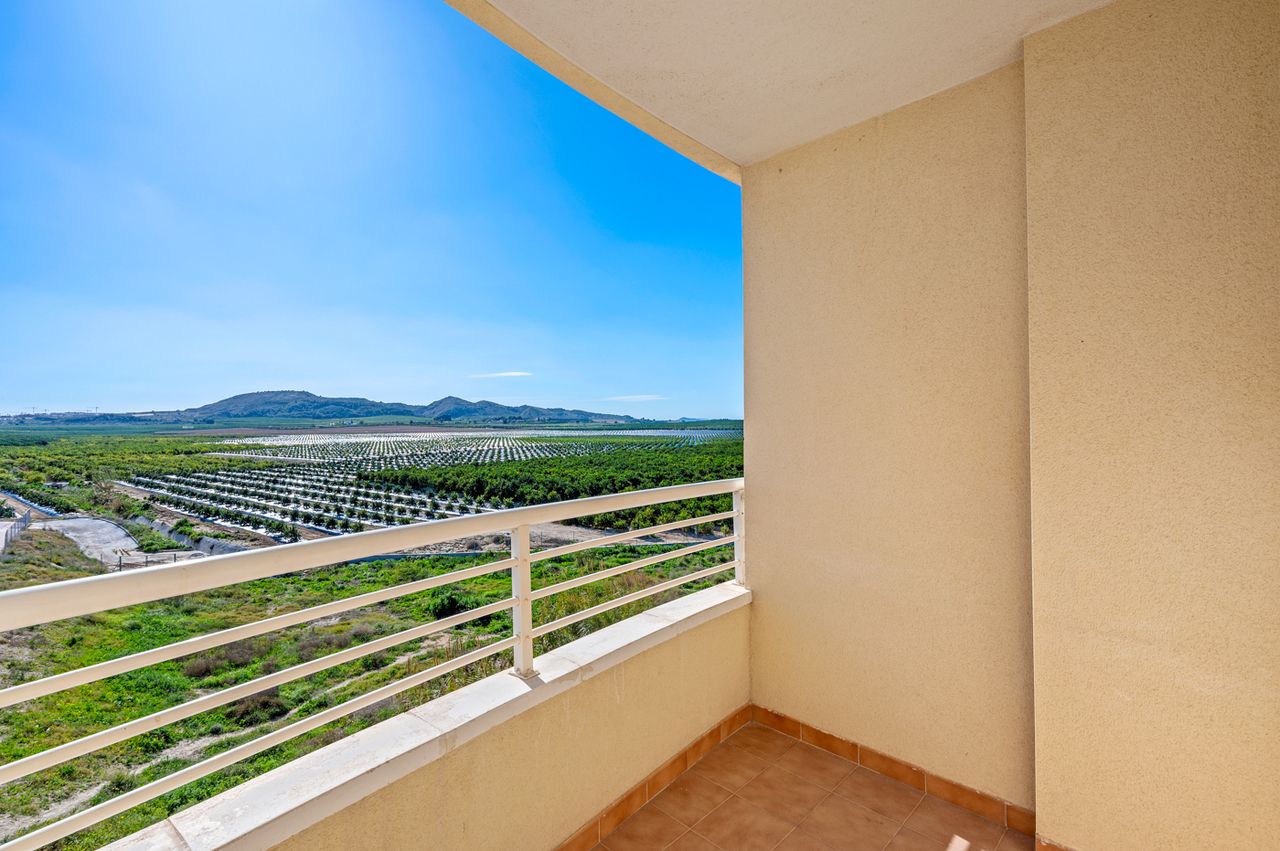 2-Bedroom Apartment in Pueblo 3, Algorfa - Image 2