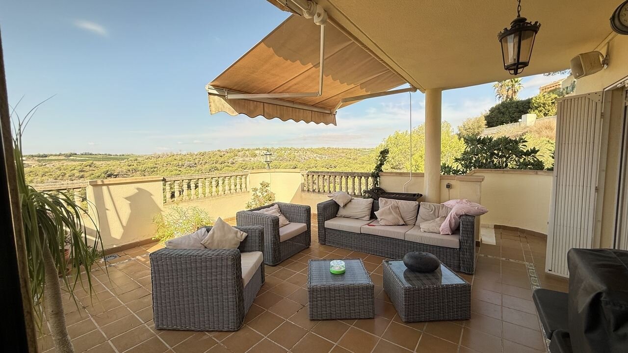 5-Bedroom Villa in Villamartín-las Filipinas, Orihuela Costa - Image 11