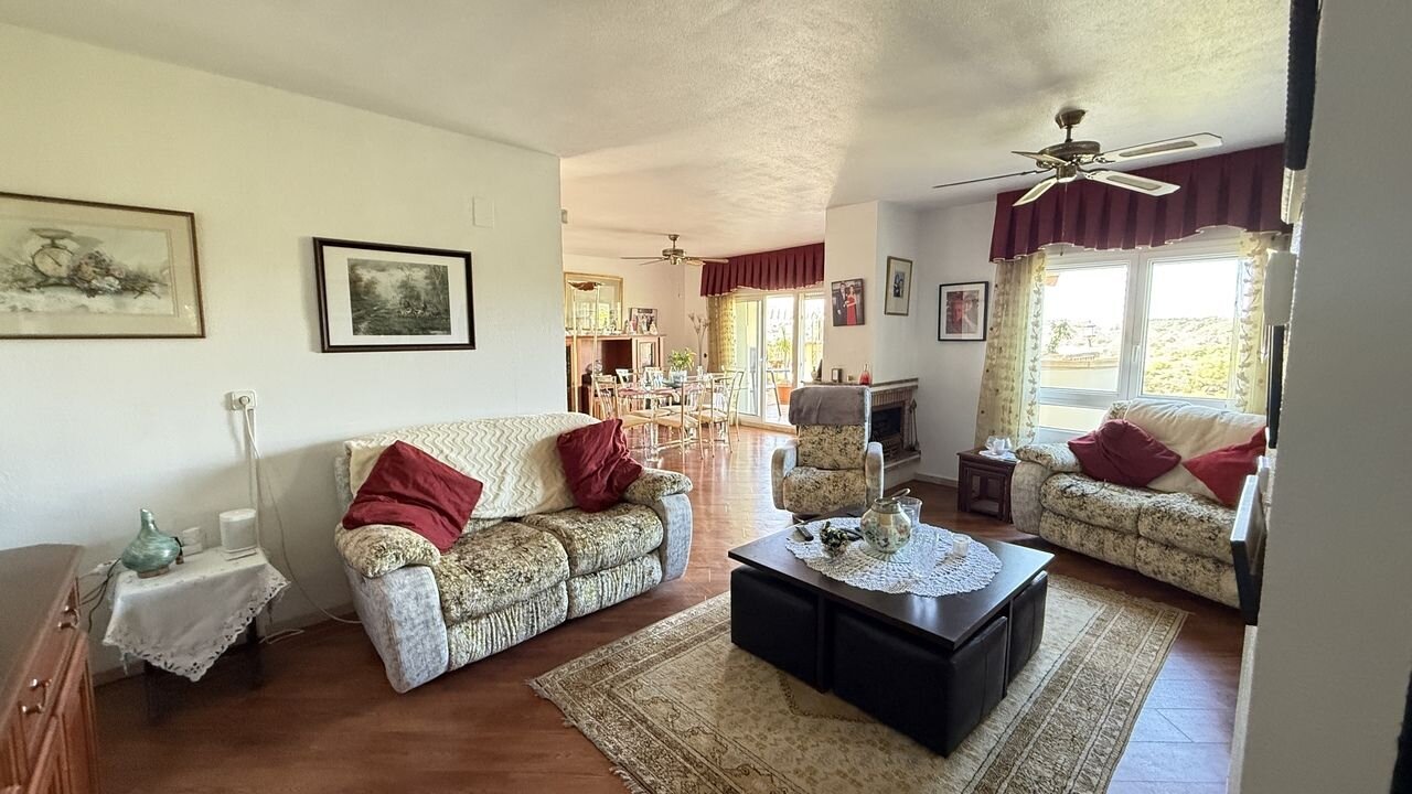 5-Bedroom Villa in Villamartín-las Filipinas, Orihuela Costa - Image 14