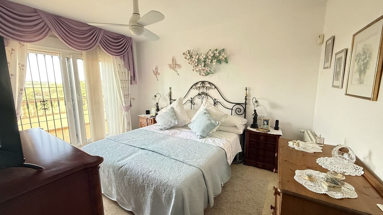 5-Bedroom Villa in Villamartín-las Filipinas, Orihuela Costa - Image 33
