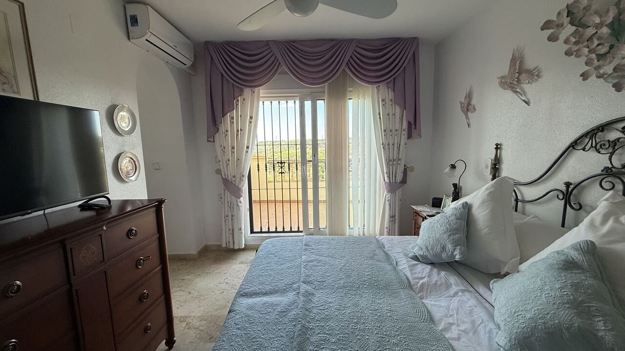 5-Bedroom Villa in Villamartín-las Filipinas, Orihuela Costa - Image 35