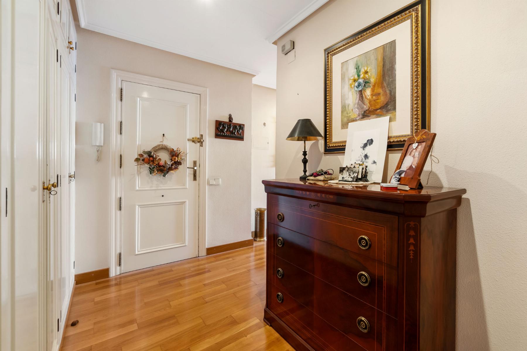 4-Bedroom Apartment in Torrevieja, Torrevieja - Image 10