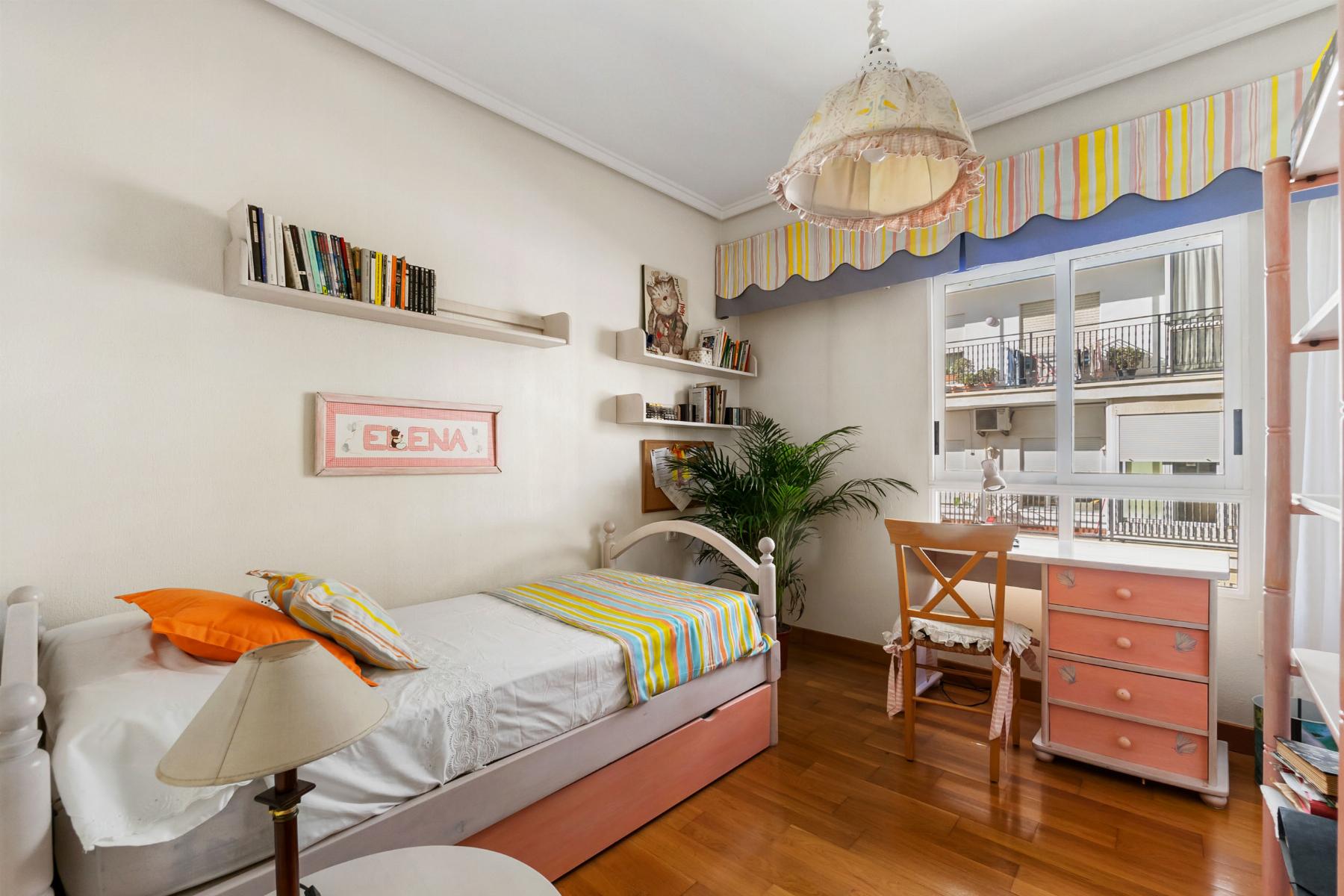 4-Bedroom Apartment in Torrevieja, Torrevieja - Image 13