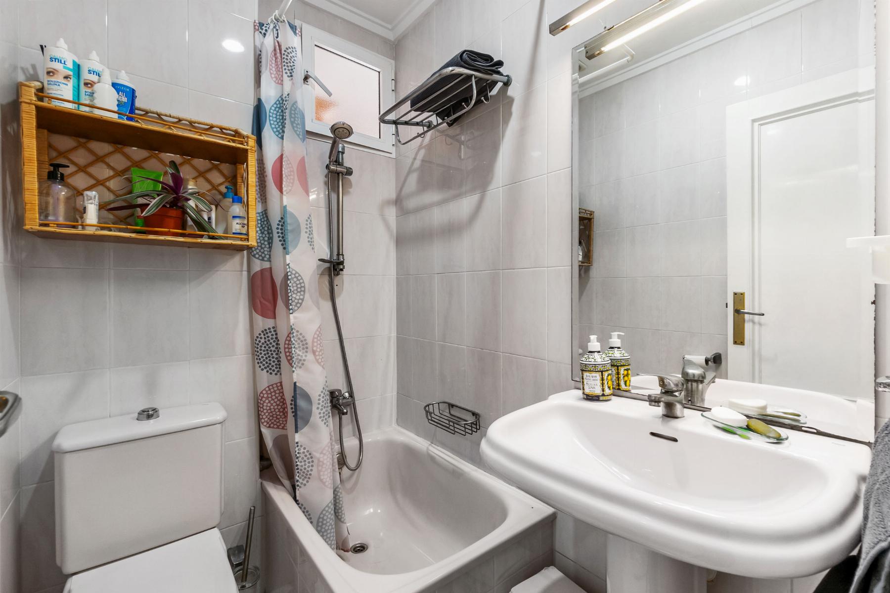 4-Bedroom Apartment in Torrevieja, Torrevieja - Image 14