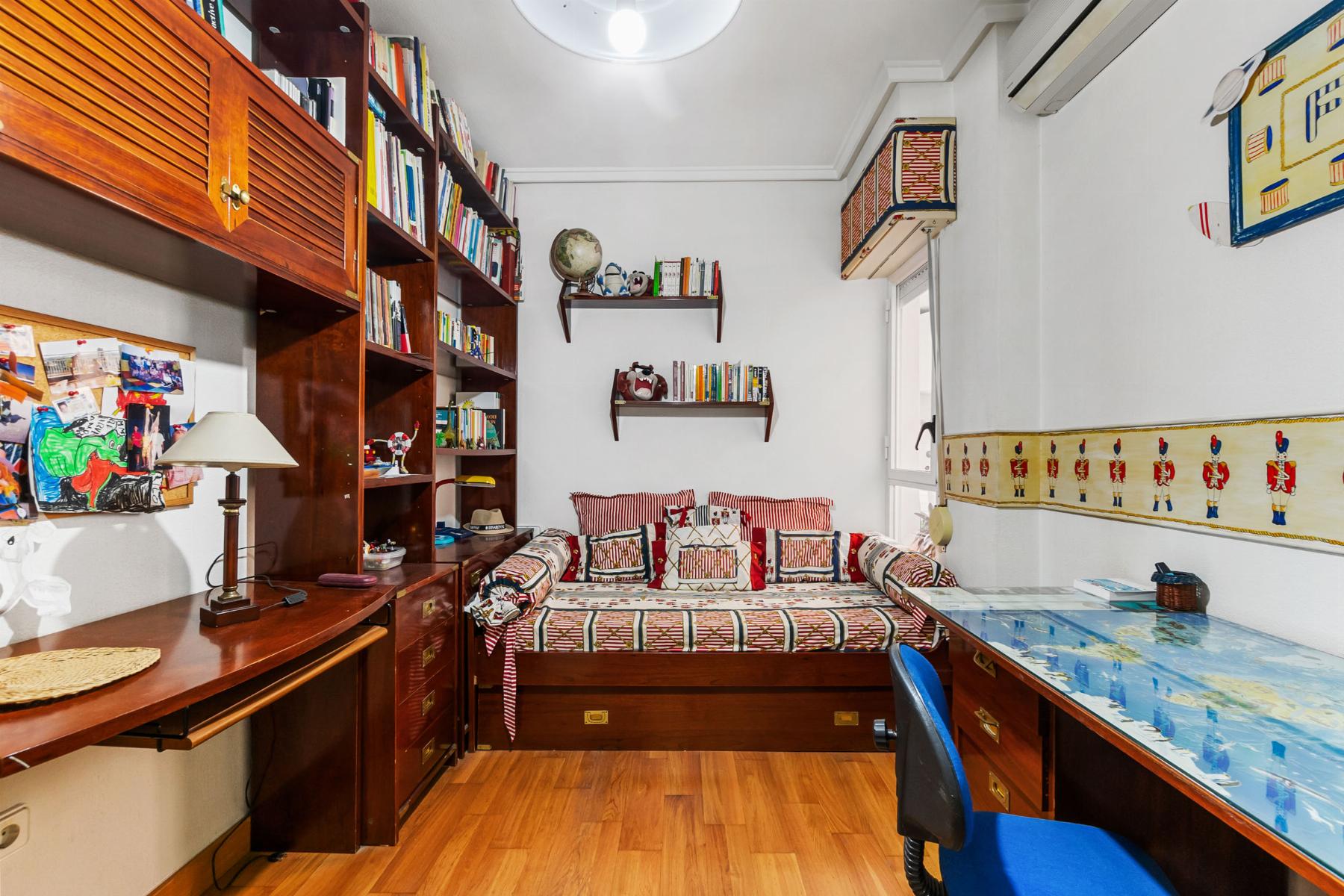 4-Bedroom Apartment in Torrevieja, Torrevieja - Image 15