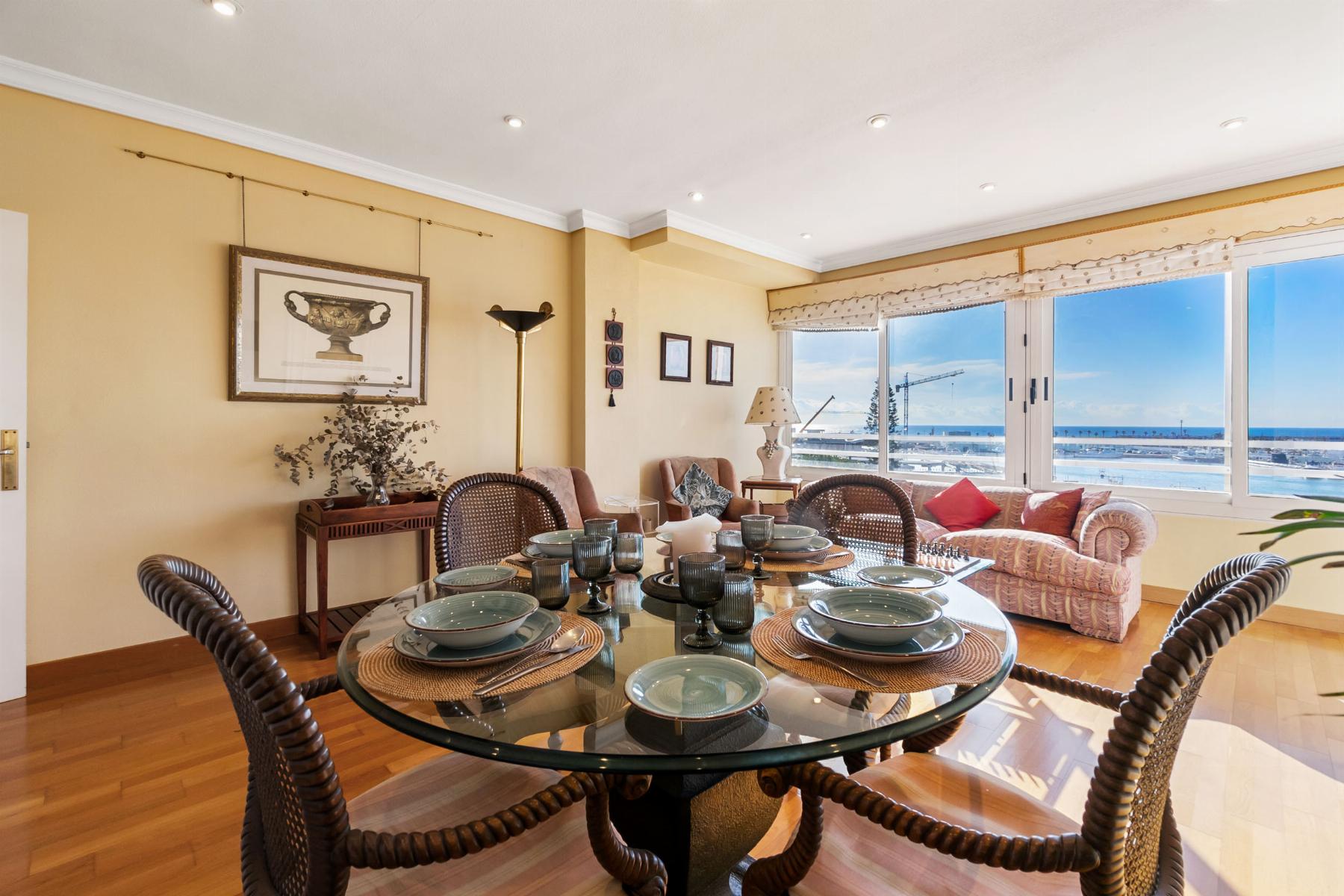 4-Bedroom Apartment in Torrevieja, Torrevieja - Image 6