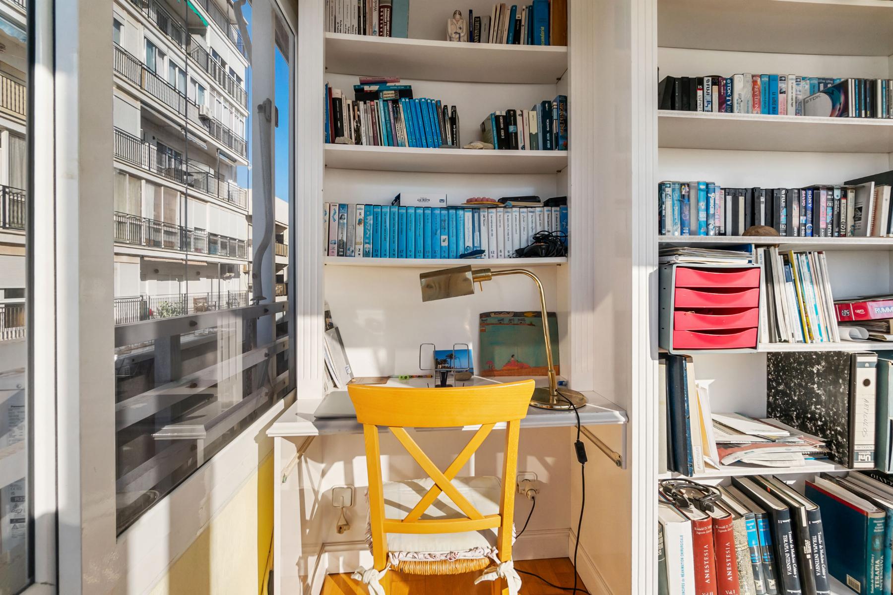 4-Bedroom Apartment in Torrevieja, Torrevieja - Image 7