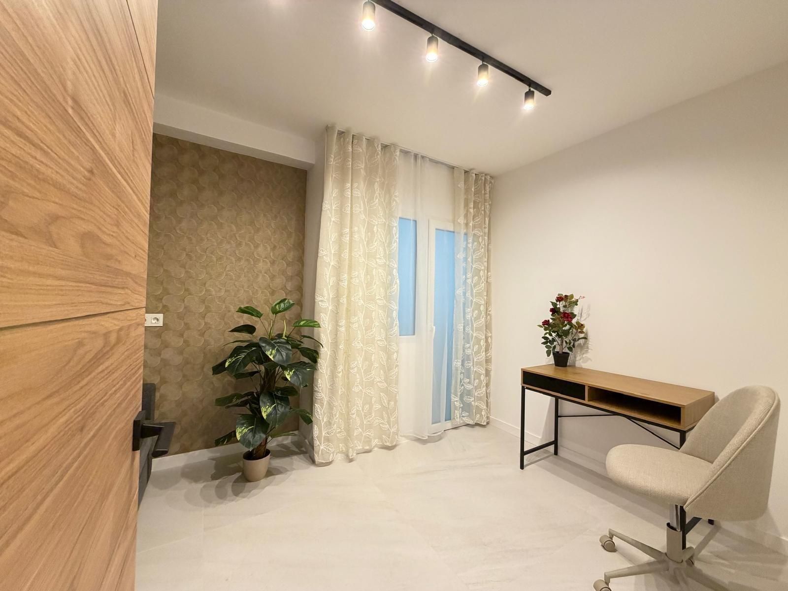 4-Bedroom Apartment in Playa del Cura, Torrevieja - Image 33