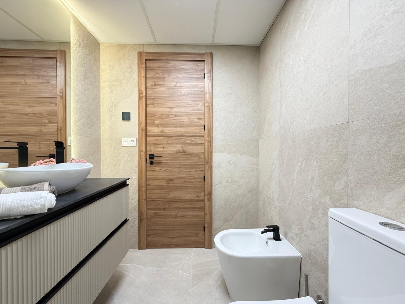 4-Bedroom Apartment in Playa del Cura, Torrevieja - Image 48