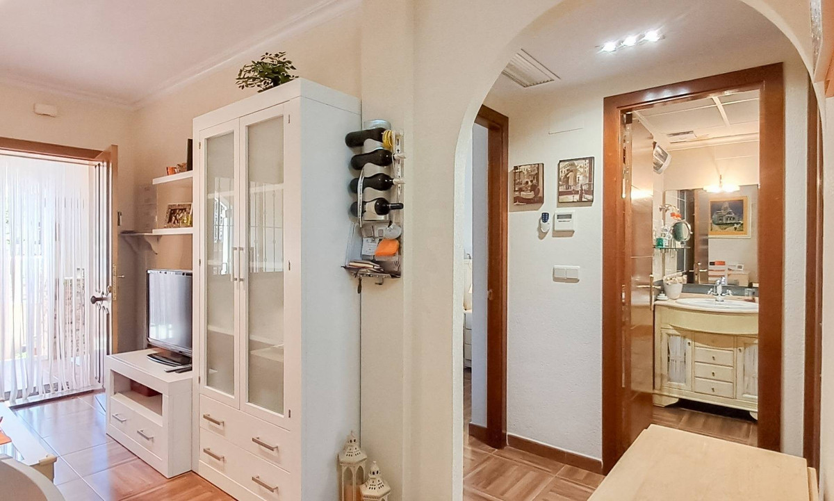 2-Bedroom Ground Floor Apartment in Torrevieja | Sunny C... - Image 10