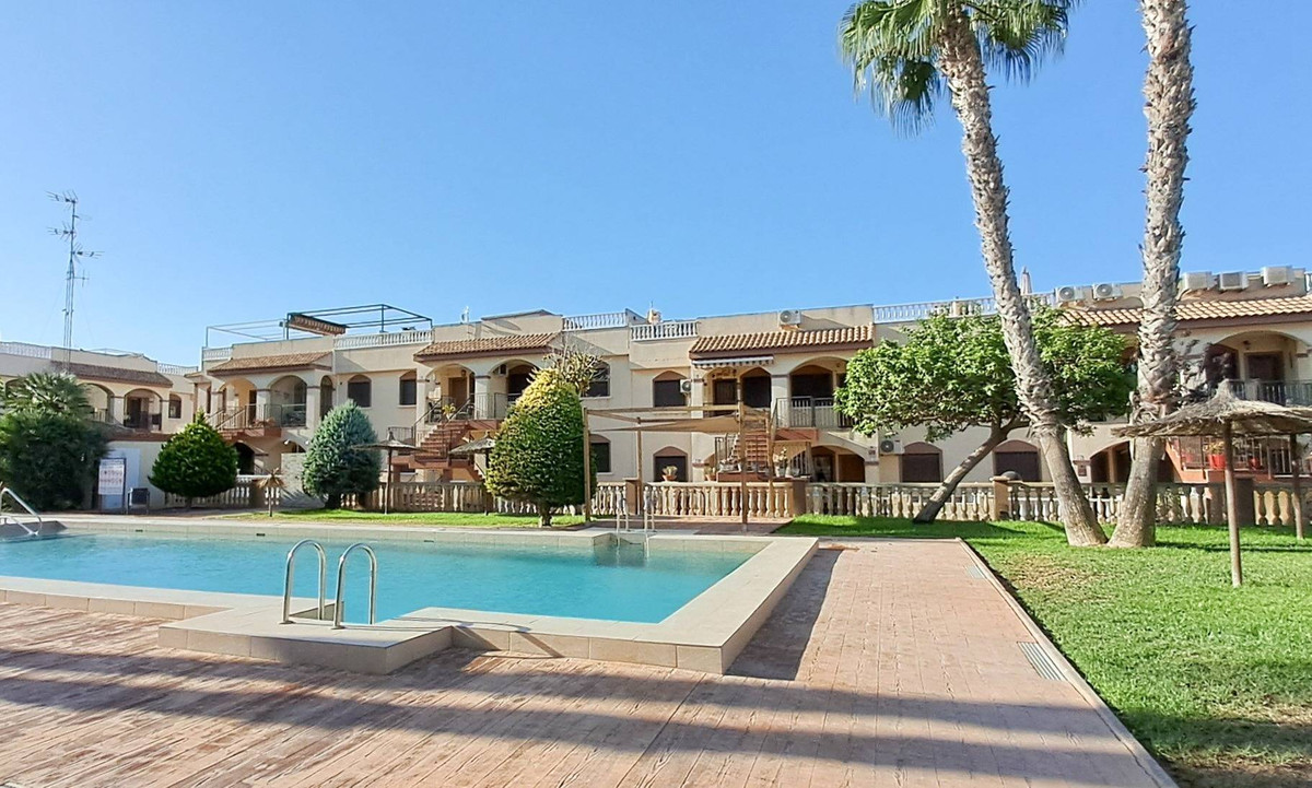 2-Bedroom Ground Floor Apartment in Torrevieja | Sunny C... - Image 20