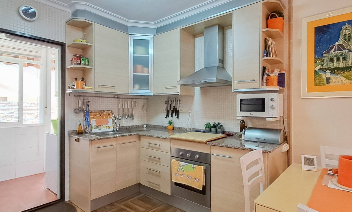 2-Bedroom Ground Floor Apartment in Torrevieja | Sunny C... - Image 3