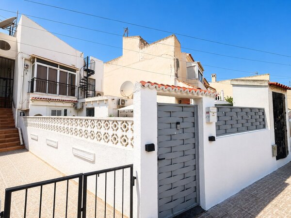 Apartamento de 2 Dormitorios en La Siesta - El Salado - Torreta, Torrevieja