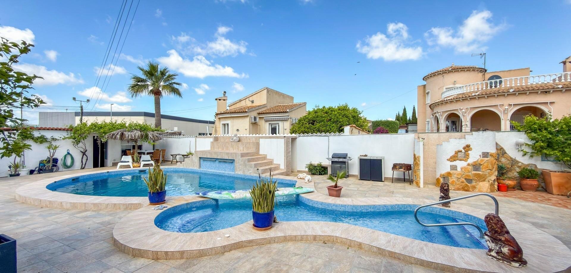 7-Bedroom Villa in Rojales - Image 17