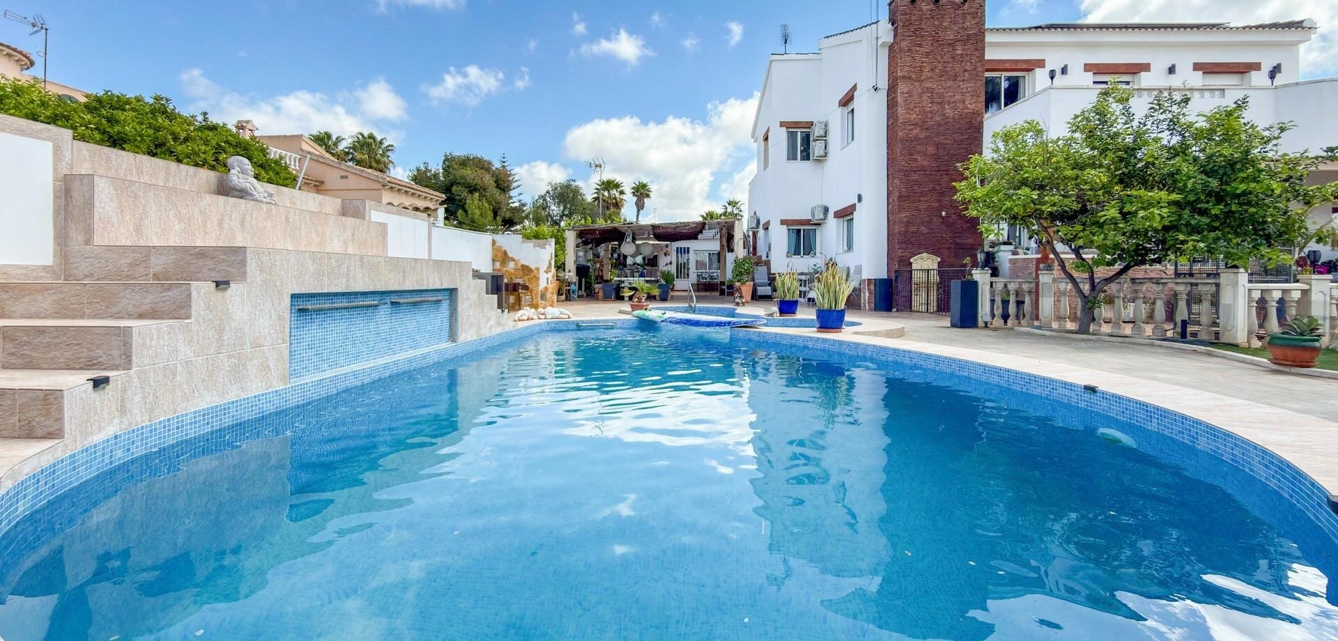 7-Bedroom Villa in Rojales - Image 2