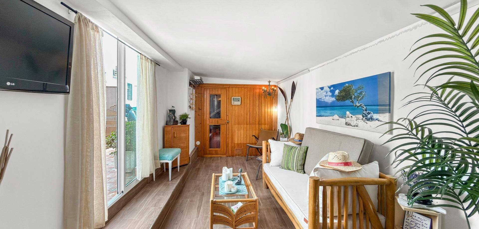 7-Bedroom Villa in Rojales - Image 25