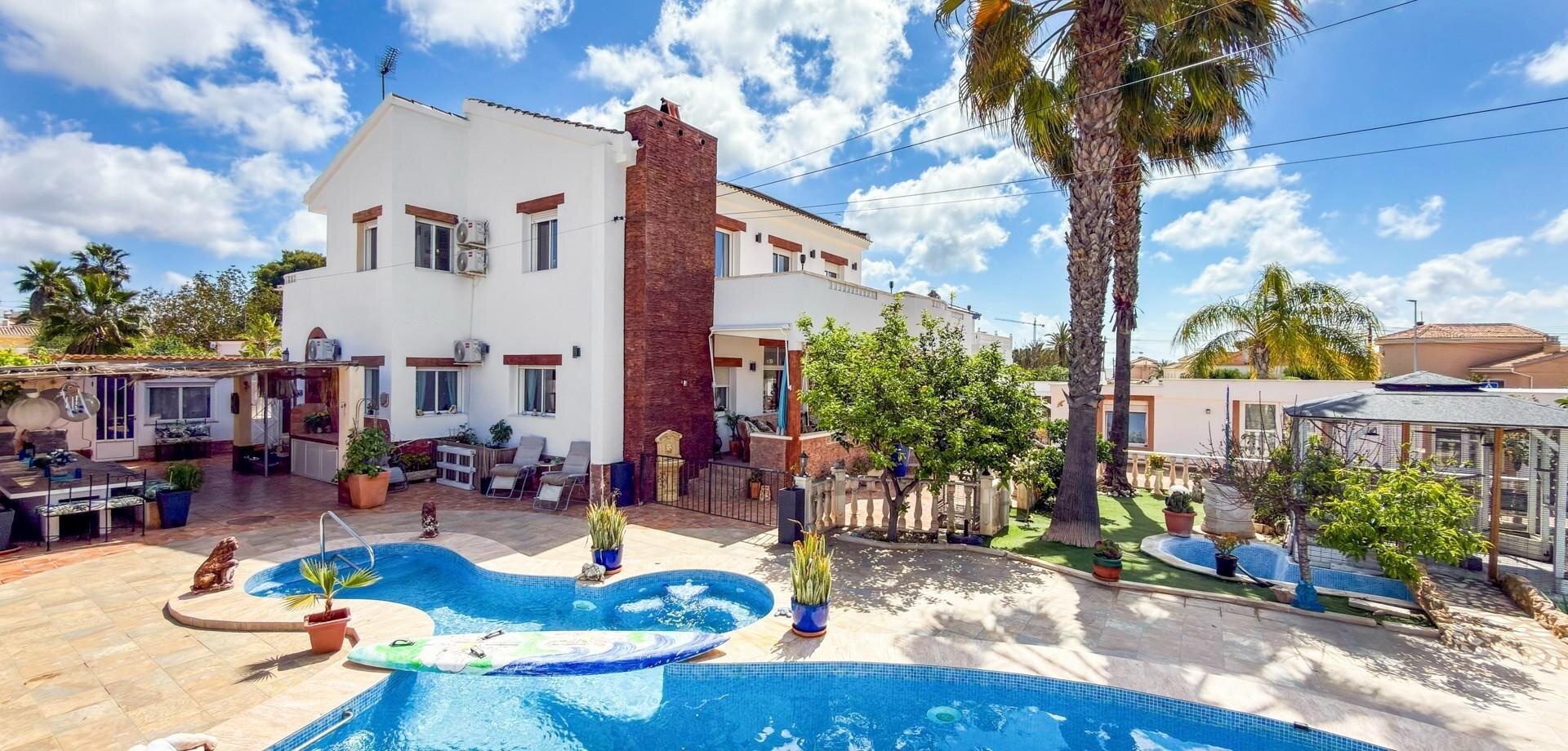 7-Bedroom Villa in Rojales - Image 28