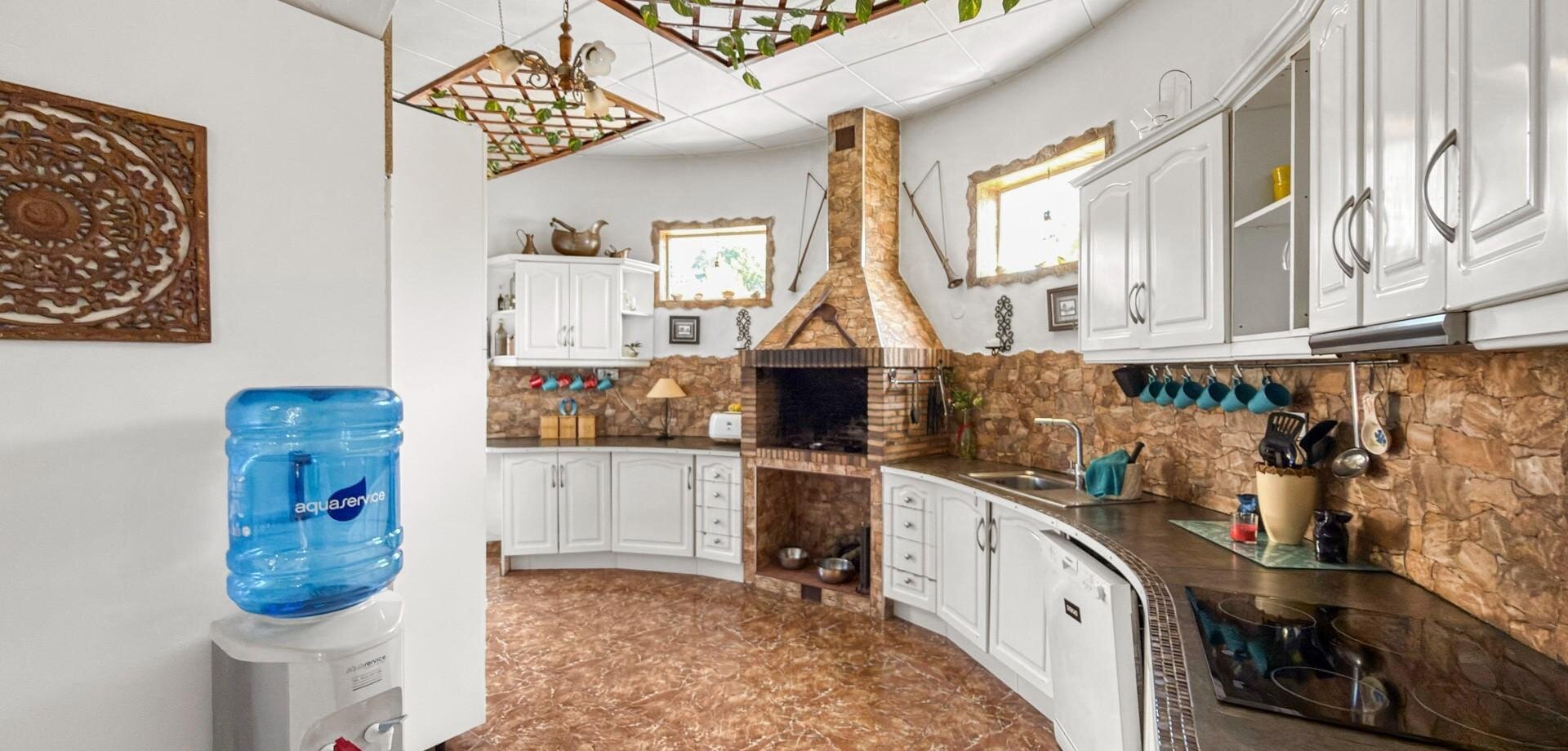 7-Bedroom Villa in Rojales - Image 4