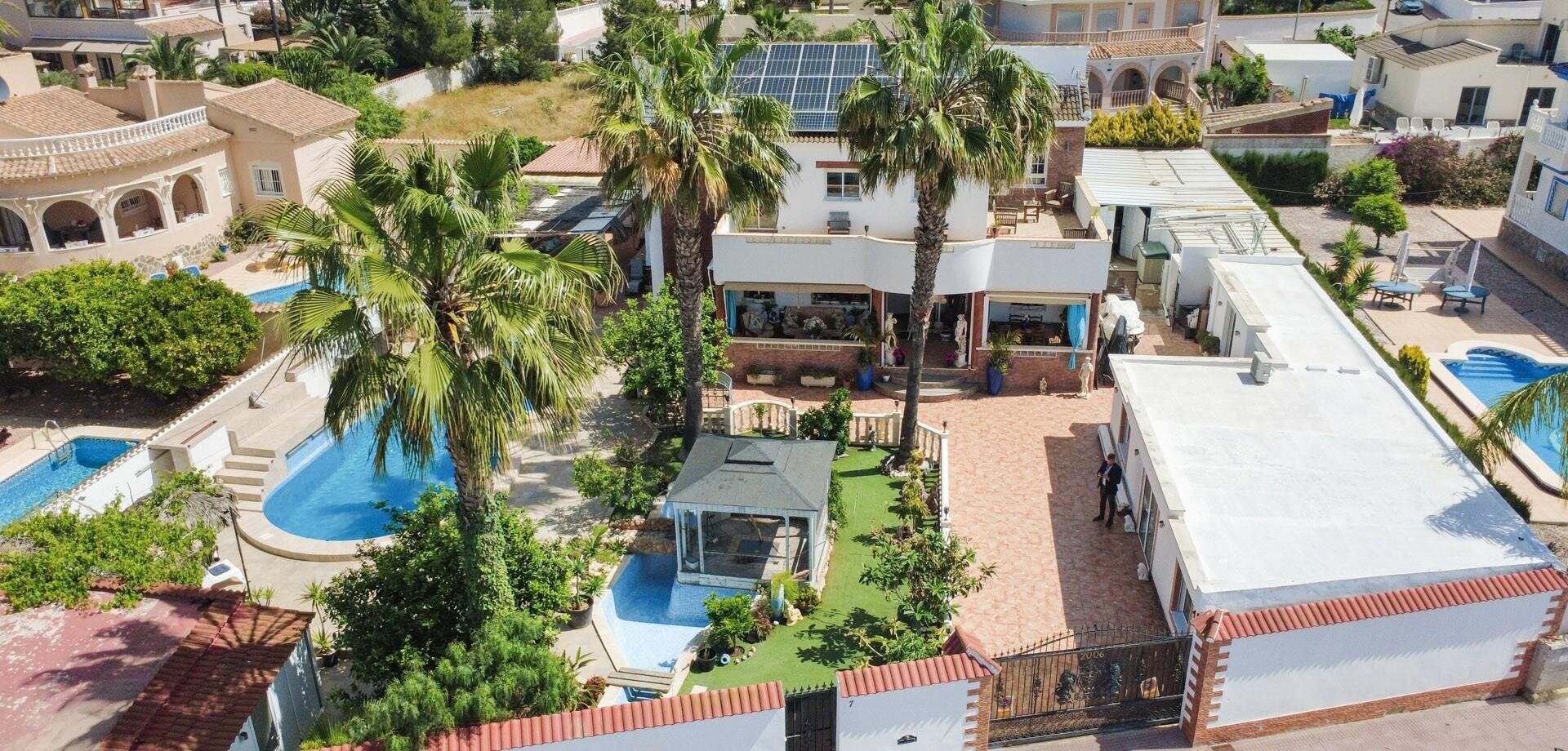 7-Bedroom Villa in Rojales - Image 8
