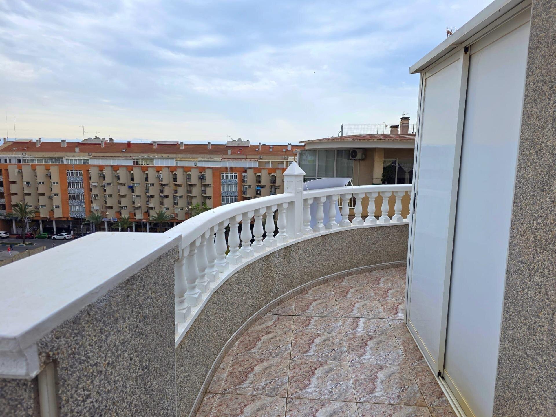 3-Bedroom Penthouse in Estacion de Autobuses, Torrevieja - Image 7