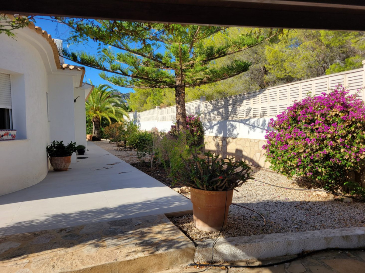 3-Bedroom Detached House in  Calpe | Sunny Casas - Costa ... - Image 7