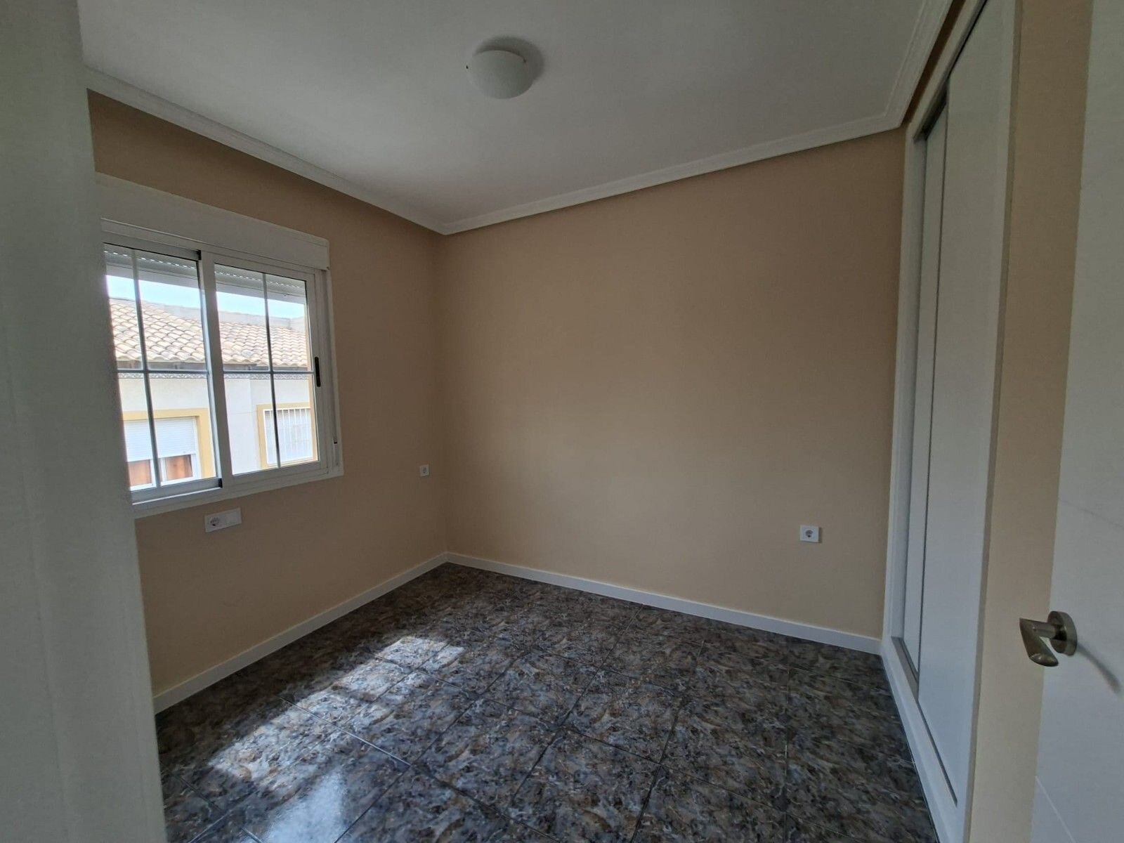Bungalow met 2 Slaapkamers in Punta Prima, Orihuela Costa - Image 15