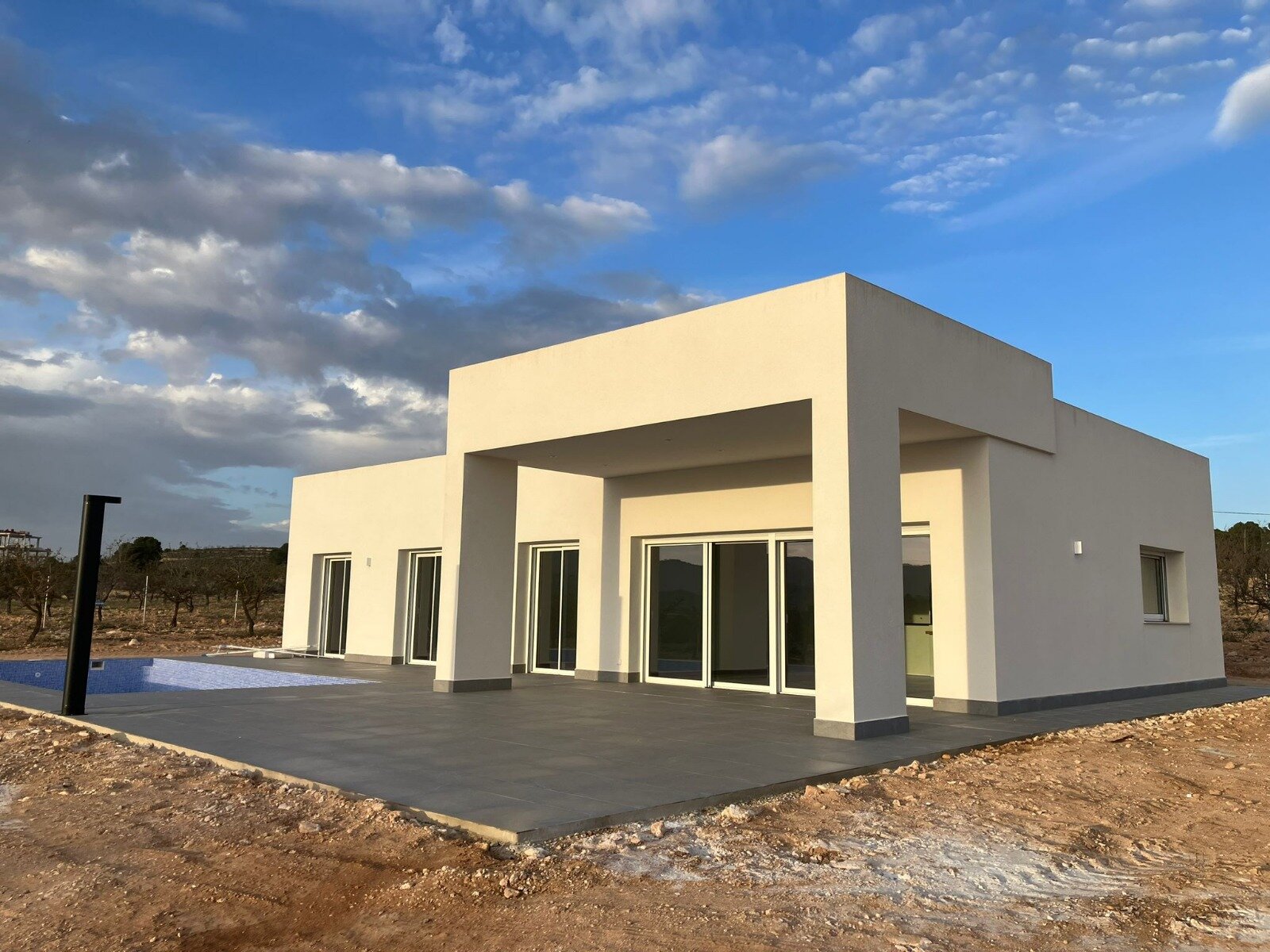 3-Bedroom Detached House in Pinoso - Image 6