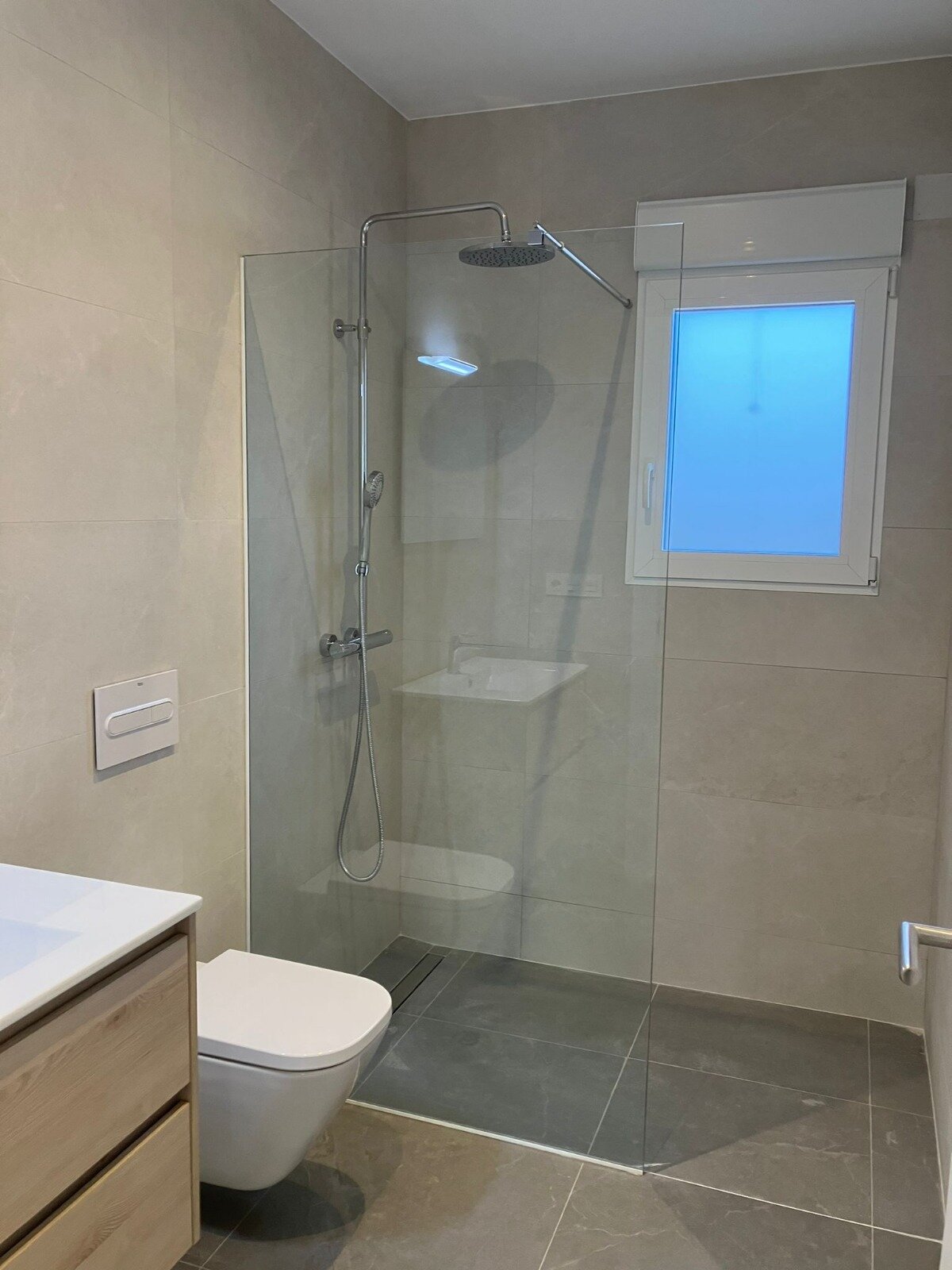 3-Bedroom Detached House in Pinoso - Image 7
