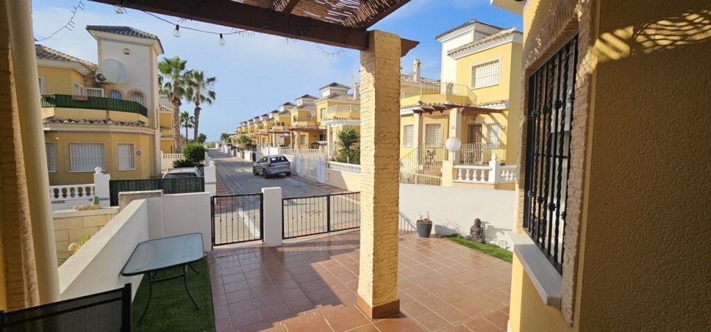 3-Bedroom Villa in Costa Blanca Sur, Algorfa - Image 16