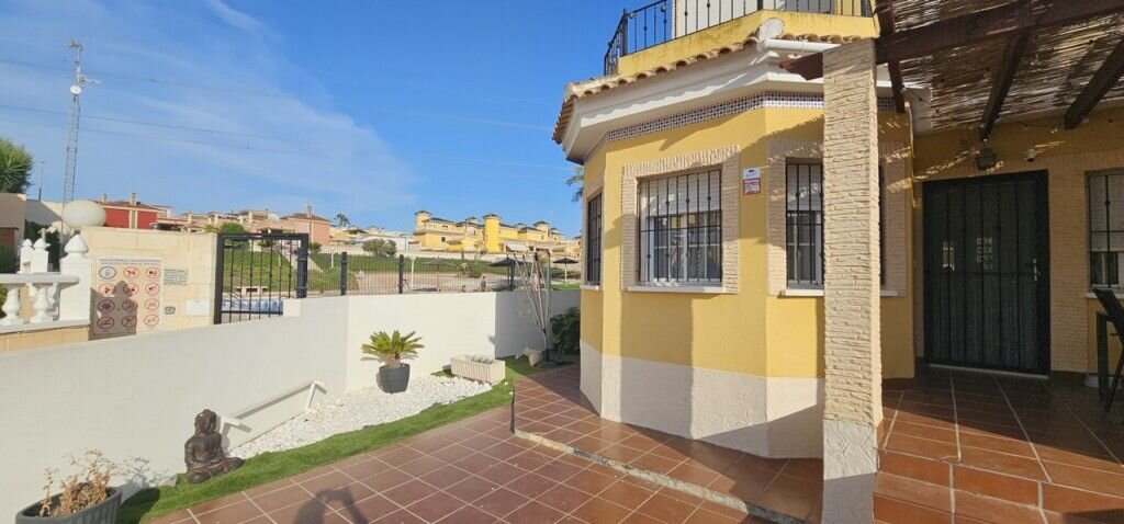 3-Bedroom Villa in Costa Blanca Sur, Algorfa - Image 17