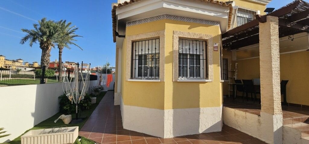 3-Bedroom Villa in Costa Blanca Sur, Algorfa - Image 3