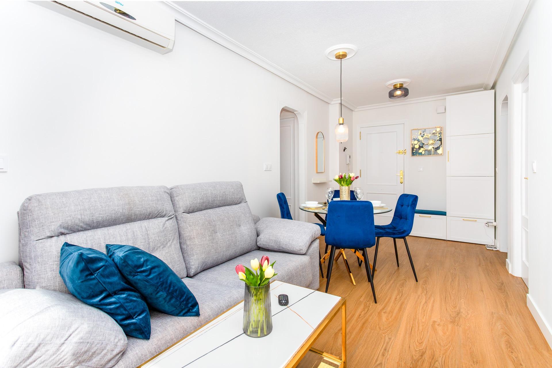 2-Bedroom Apartment in Centro, Torrevieja - Image 4