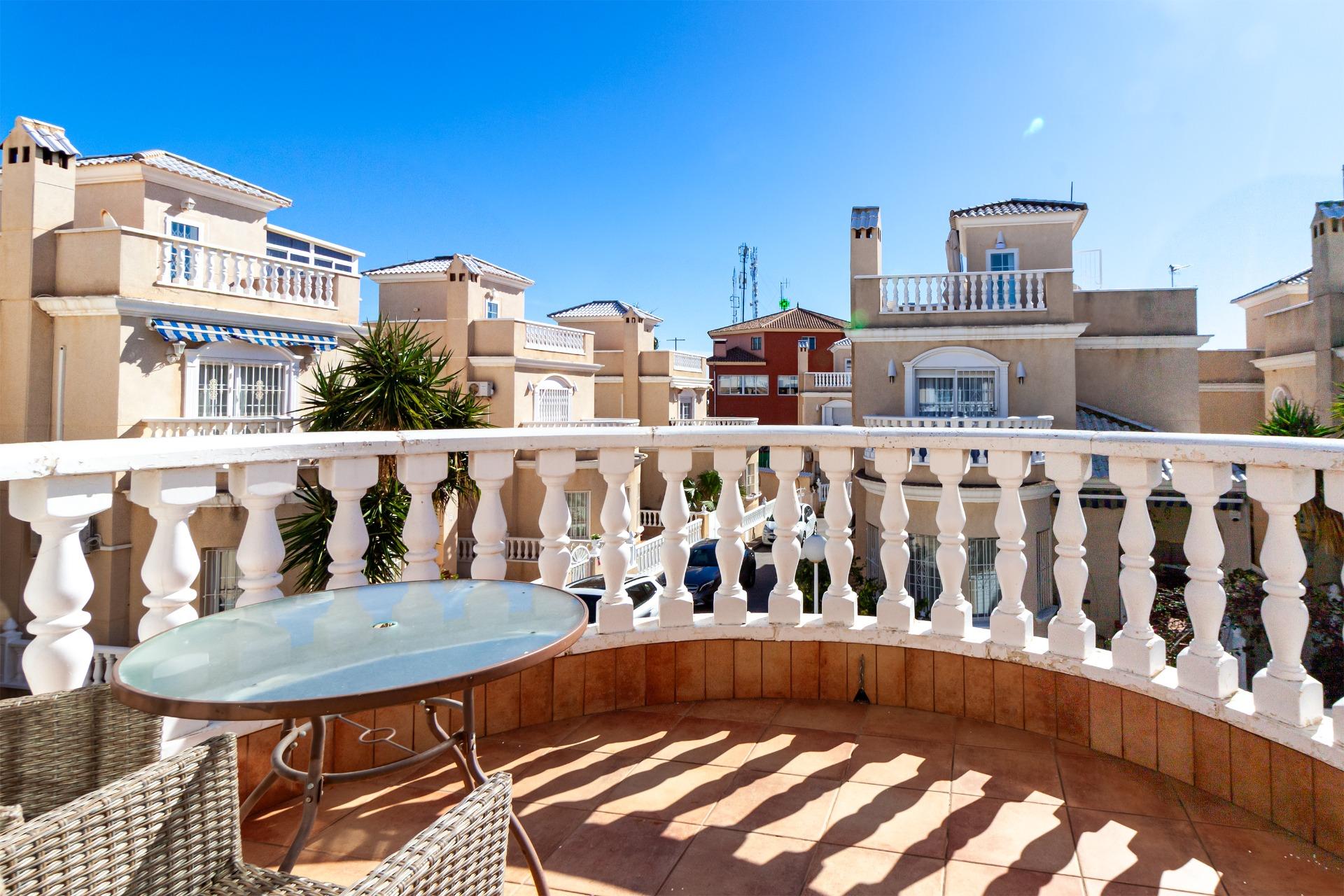 4-Bedroom Villa in La Florida, Orihuela Costa - Image 33
