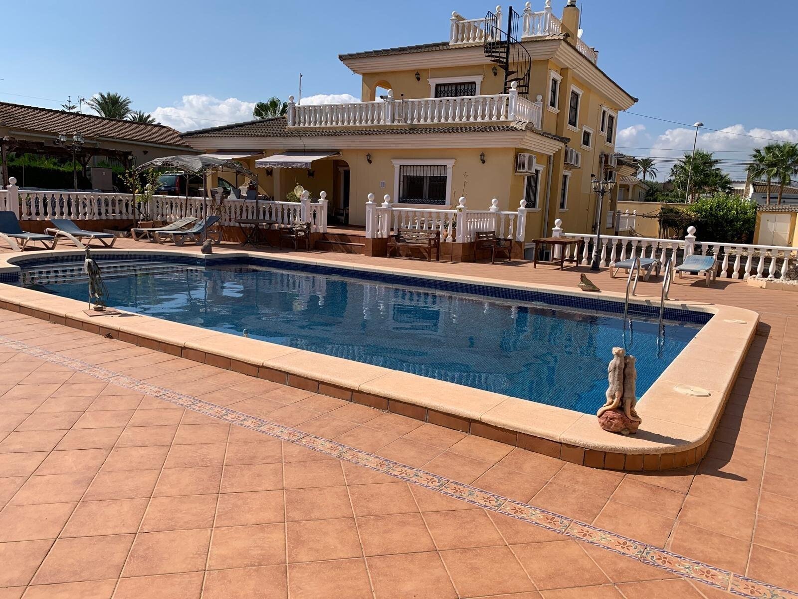 6-Bedroom Villa in Los Balcones - Los Altos del Edén, Torrevieja - Image 2