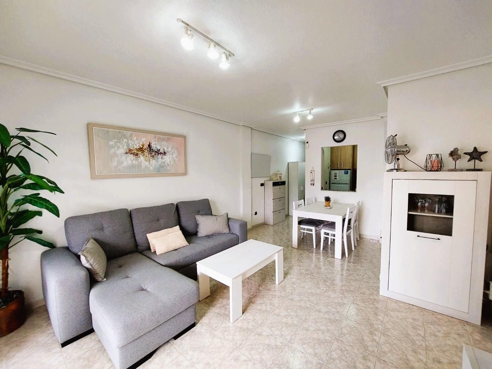 2-Bedroom Apartment in Playa Flamenca, Orihuela Costa - Image 5