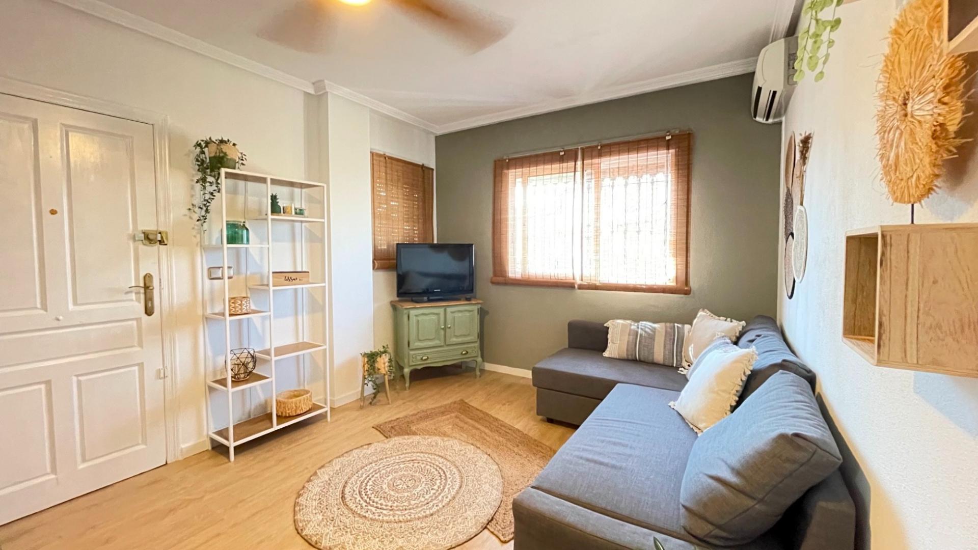 3-Bedroom House in Lomas de Cabo Roig, Orihuela Costa - Image 11