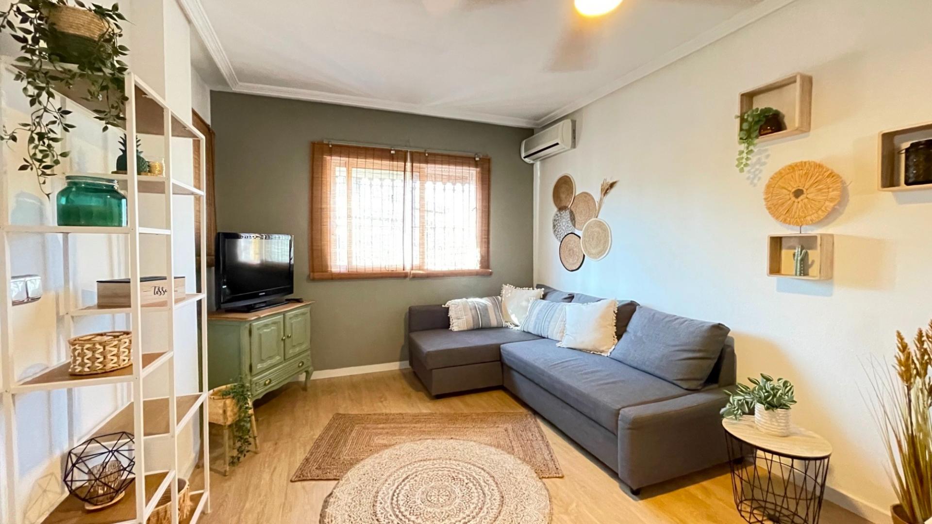 3-Bedroom House in Lomas de Cabo Roig, Orihuela Costa - Image 12