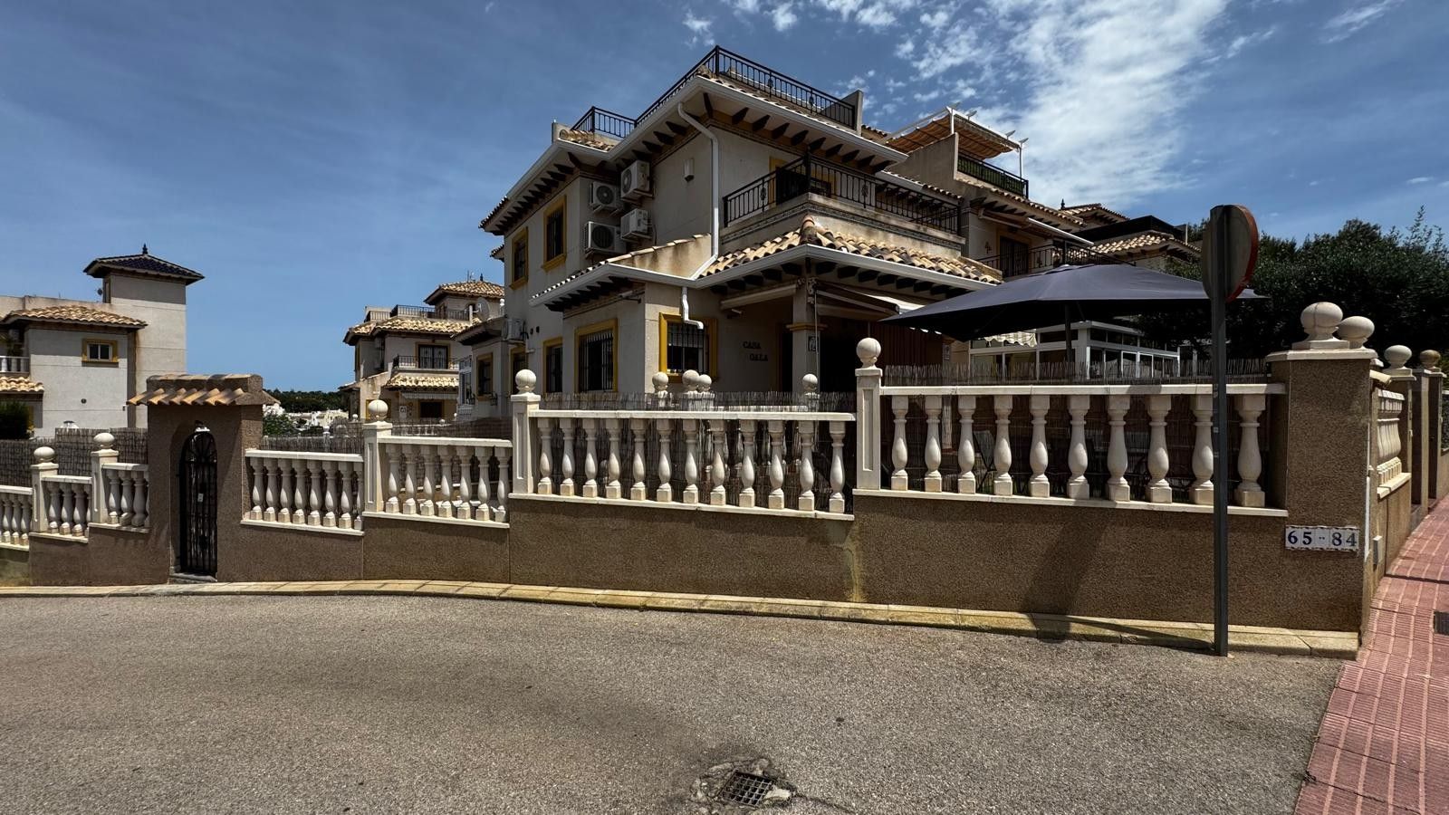 3-Bedroom House in Lomas de Cabo Roig, Orihuela Costa - Image 21