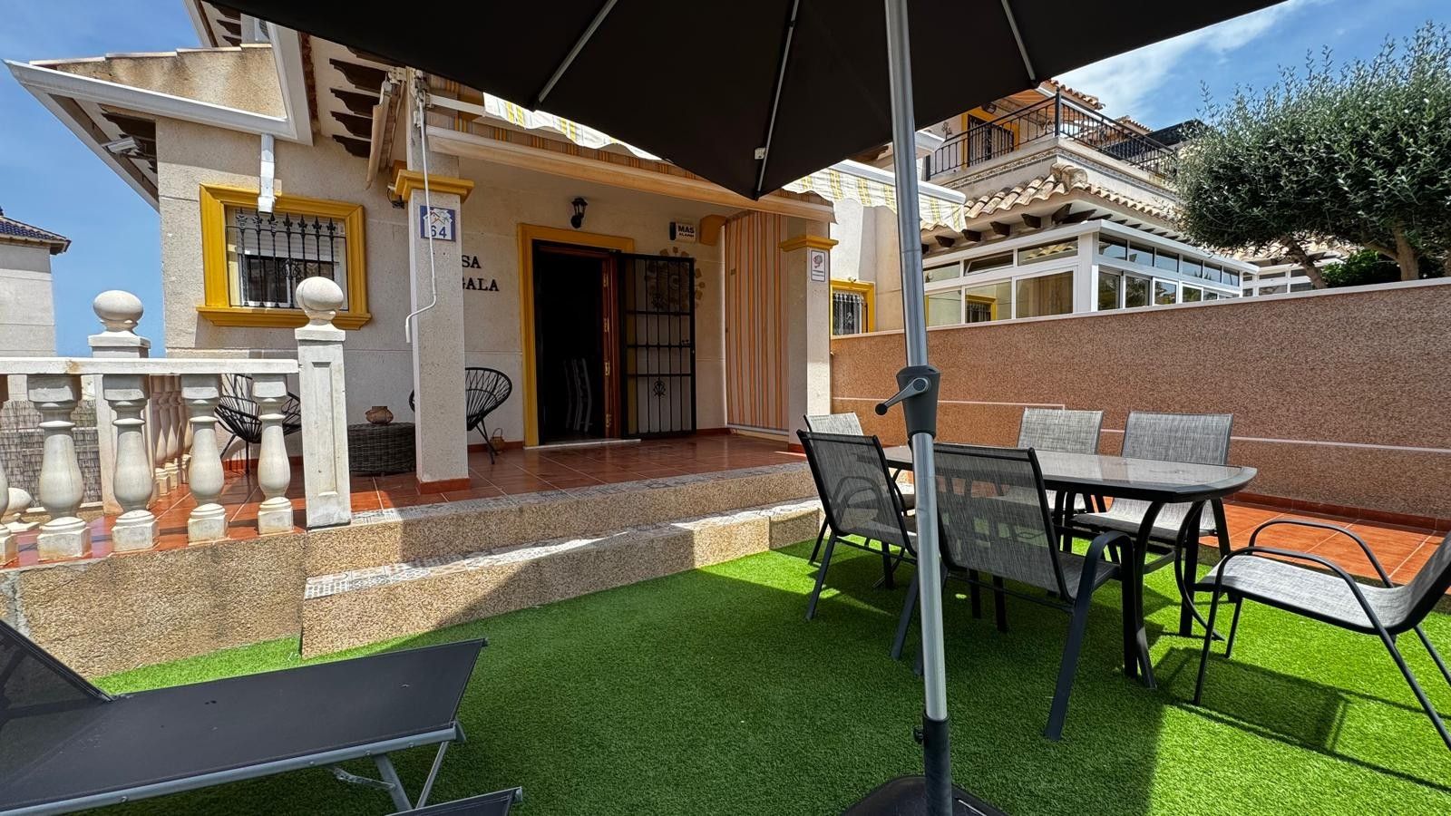 3-Bedroom House in Lomas de Cabo Roig, Orihuela Costa - Image 9