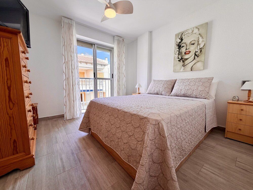 3-Bedroom Apartment in Pueblo, Guardamar del Segura - Image 2