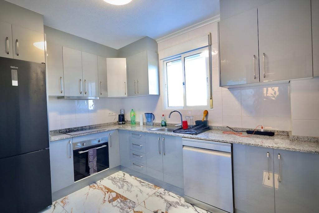 Villa individuelle de 4 Chambres à, San Miguel de Salinas... - Image 4