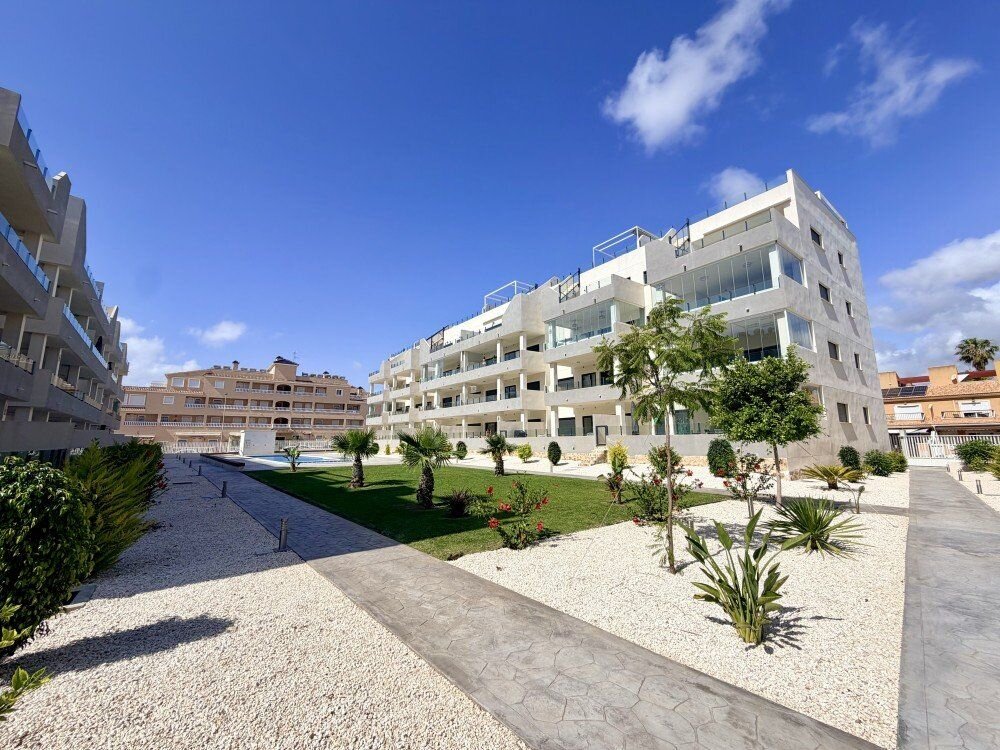 3-Bedroom Apartment in Villamartin, Orihuela Costa - Image 25