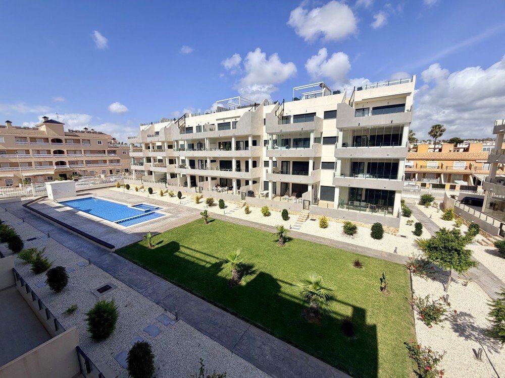 3-Bedroom Apartment in Villamartin, Orihuela Costa - Image 6
